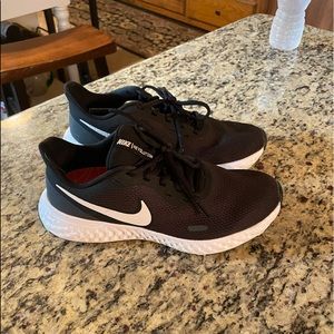 nike revolution